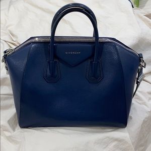 Givenchy Medium Antigona leather satchel - navy